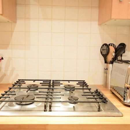 Joivy Classic Apt With Castle Views In Old Town Εδιμβούργο Εξωτερικό φωτογραφία