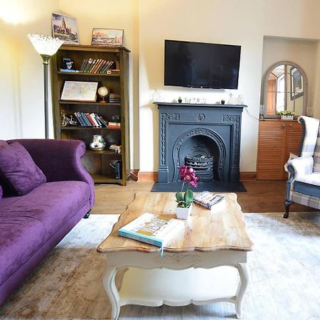 Joivy Classic Apt With Castle Views In Old Town Εδιμβούργο Εξωτερικό φωτογραφία