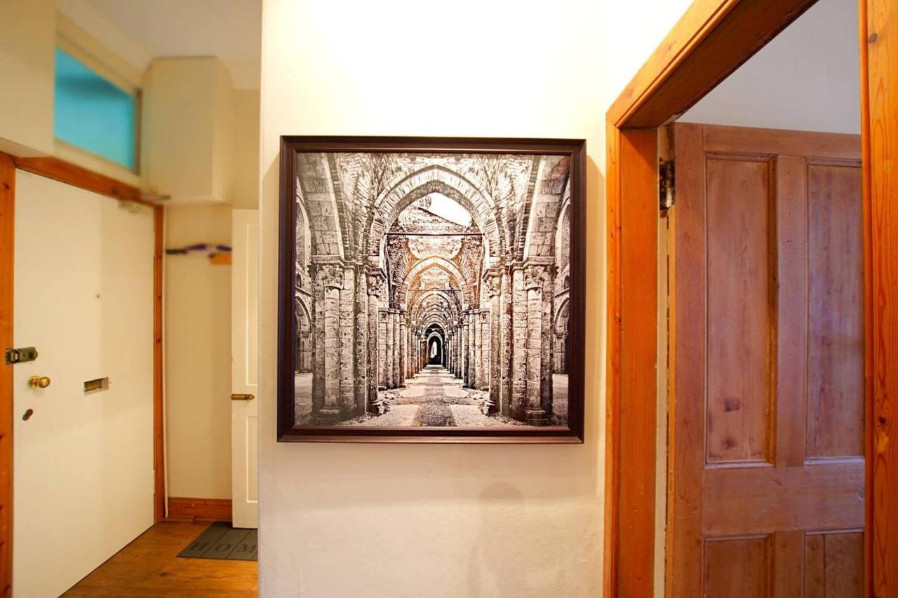 Joivy Classic Apt With Castle Views In Old Town Εδιμβούργο Εξωτερικό φωτογραφία