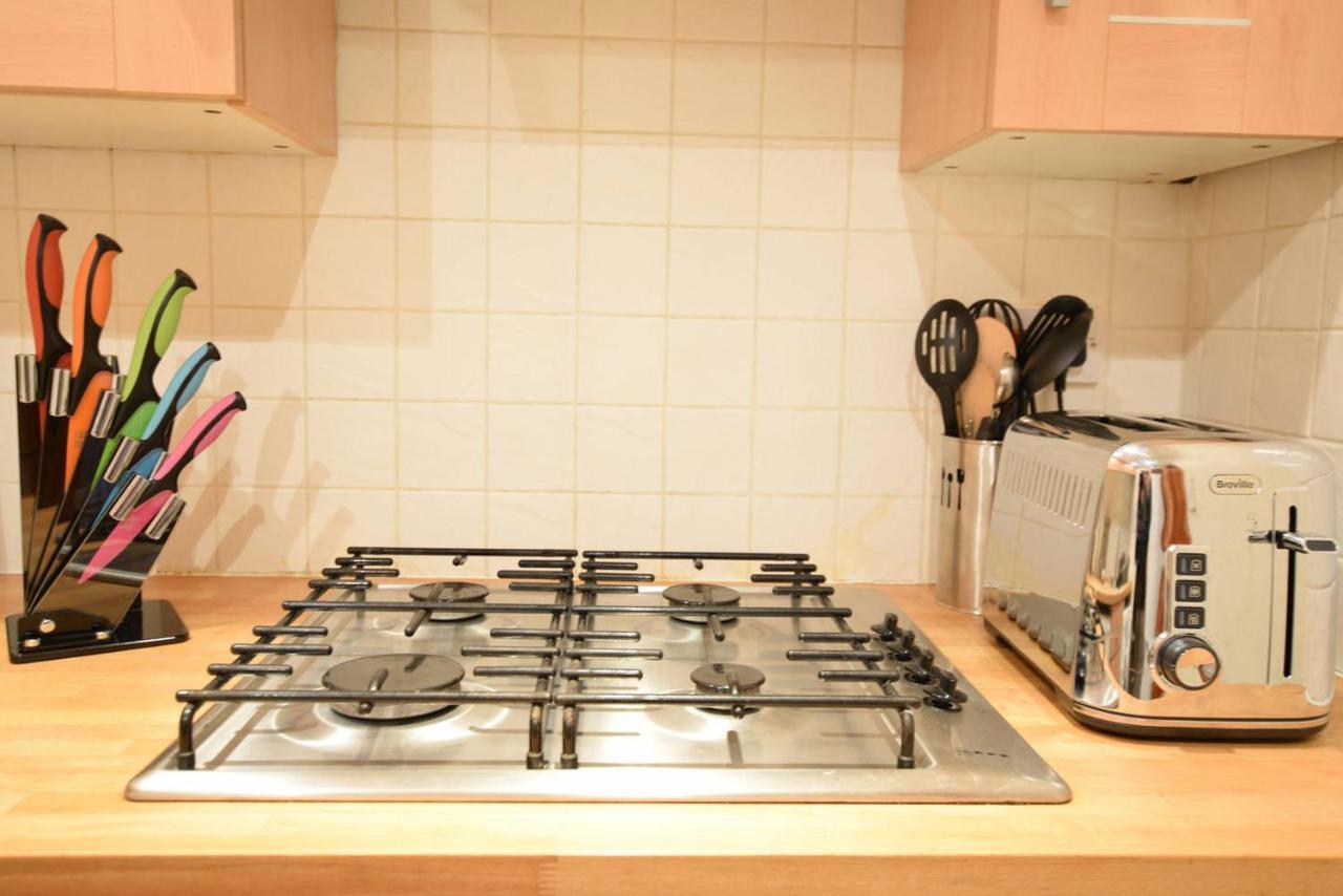 Joivy Classic Apt With Castle Views In Old Town Εδιμβούργο Εξωτερικό φωτογραφία