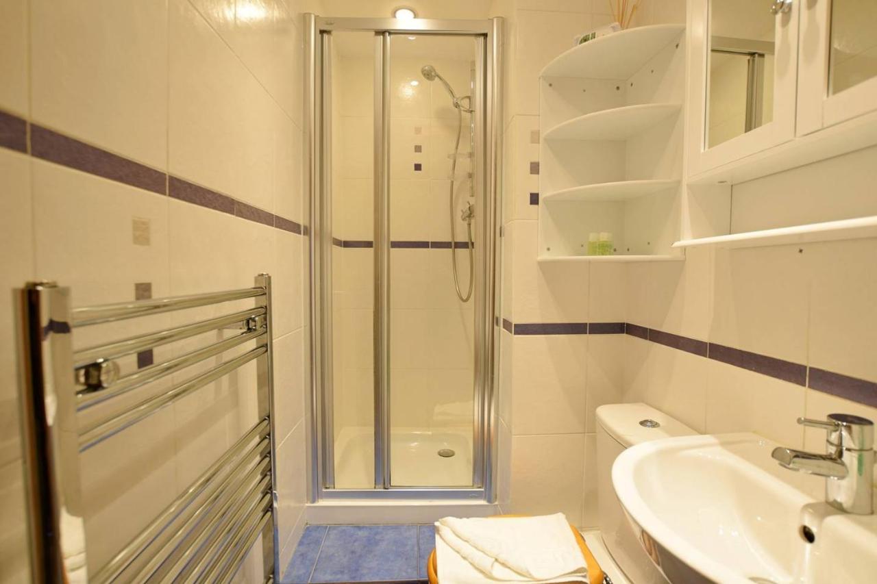 Joivy Classic Apt With Castle Views In Old Town Εδιμβούργο Εξωτερικό φωτογραφία