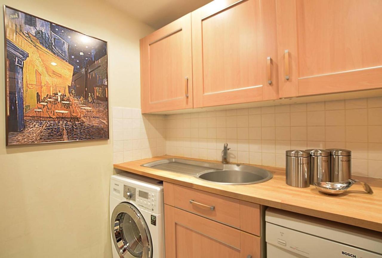 Joivy Classic Apt With Castle Views In Old Town Εδιμβούργο Εξωτερικό φωτογραφία